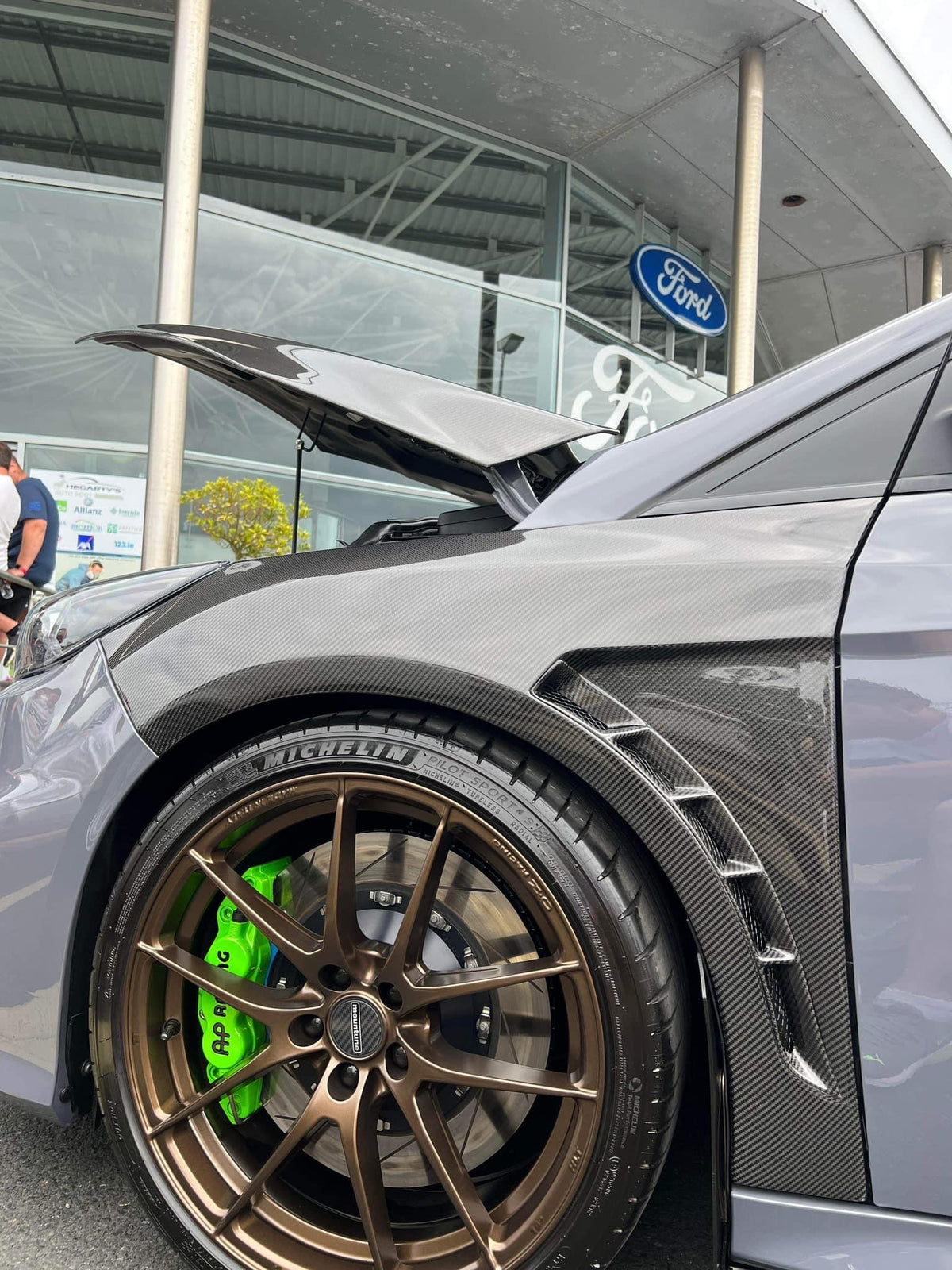 Ford Focus ST / RS Mk3 carbon fibre vented fenders – view 2