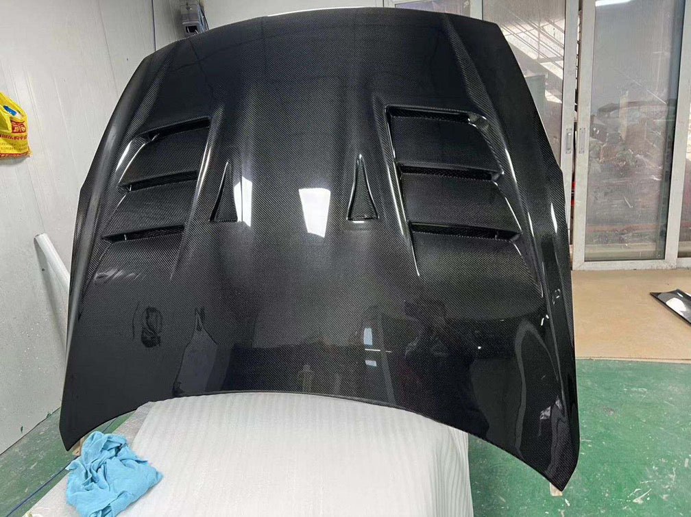 Nissan GTR R35 TS-Style carbon fibre bonnet