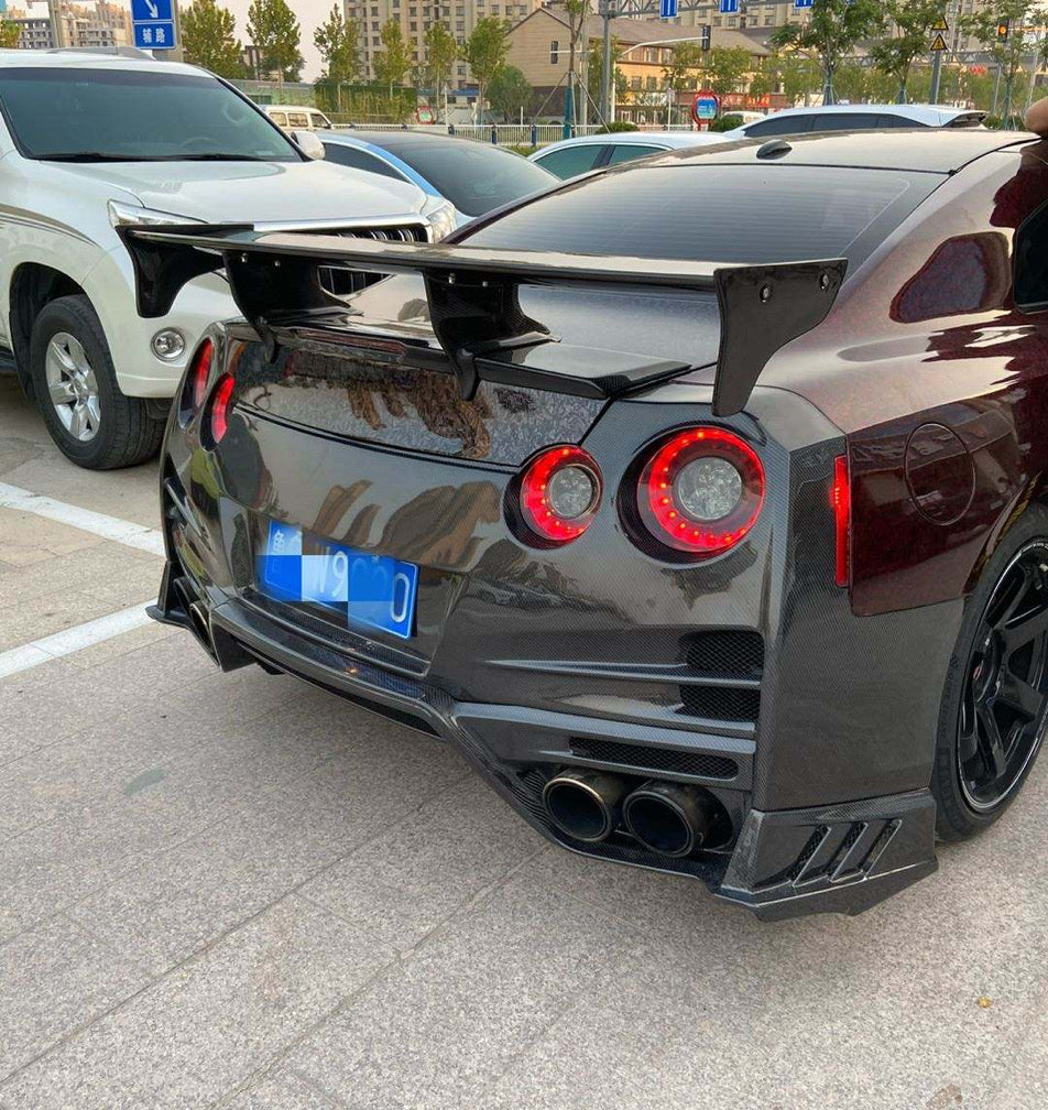 Nissan GTR R35 TS-Style carbon fibre rear bumper
