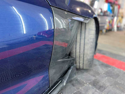 Toyota Supra A90 carbon fibre front fenders – view 2