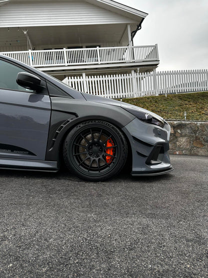 Ford Focus ST / RS Mk3 carbon fibre vented fenders